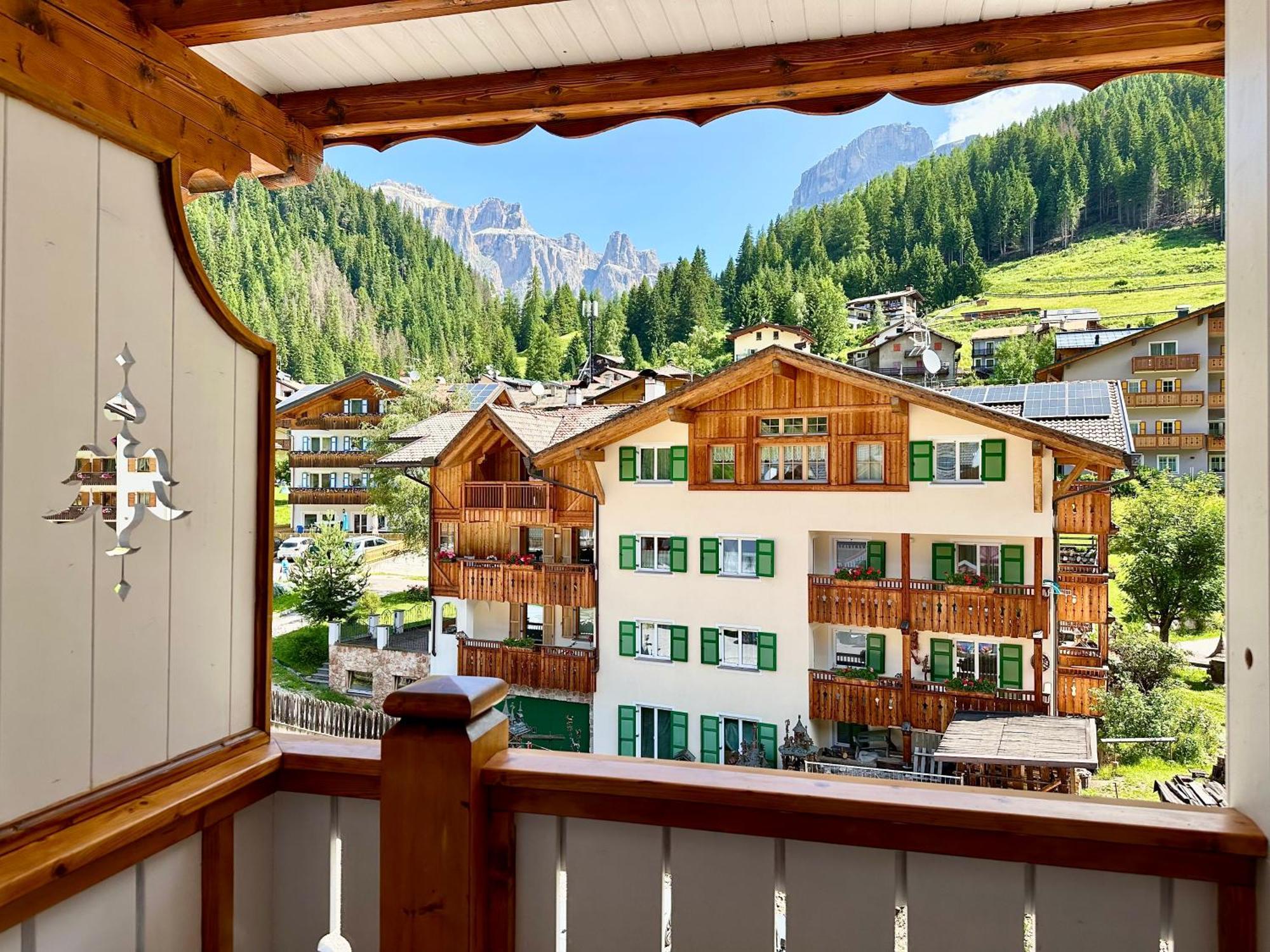 B&B Cesa Planber Mountain View Bike Friendly Canazei Luaran gambar
