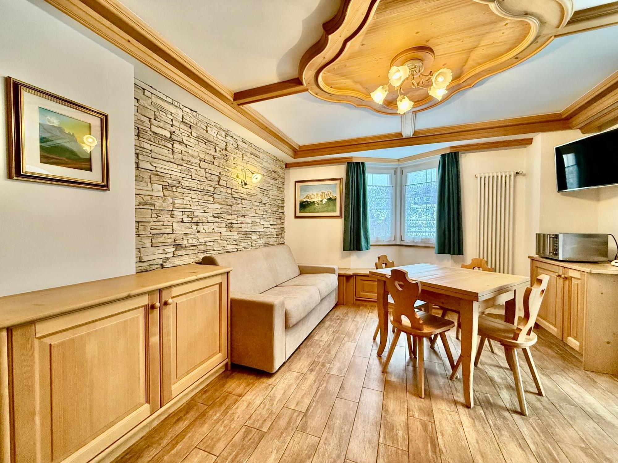 B&B Cesa Planber Mountain View Bike Friendly Canazei Bilik gambar